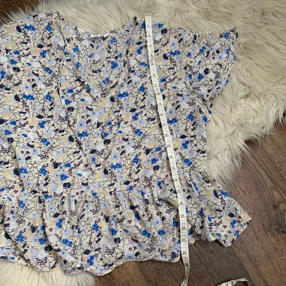 Gap Flutter Sleeve Top - Picture 7 of 10